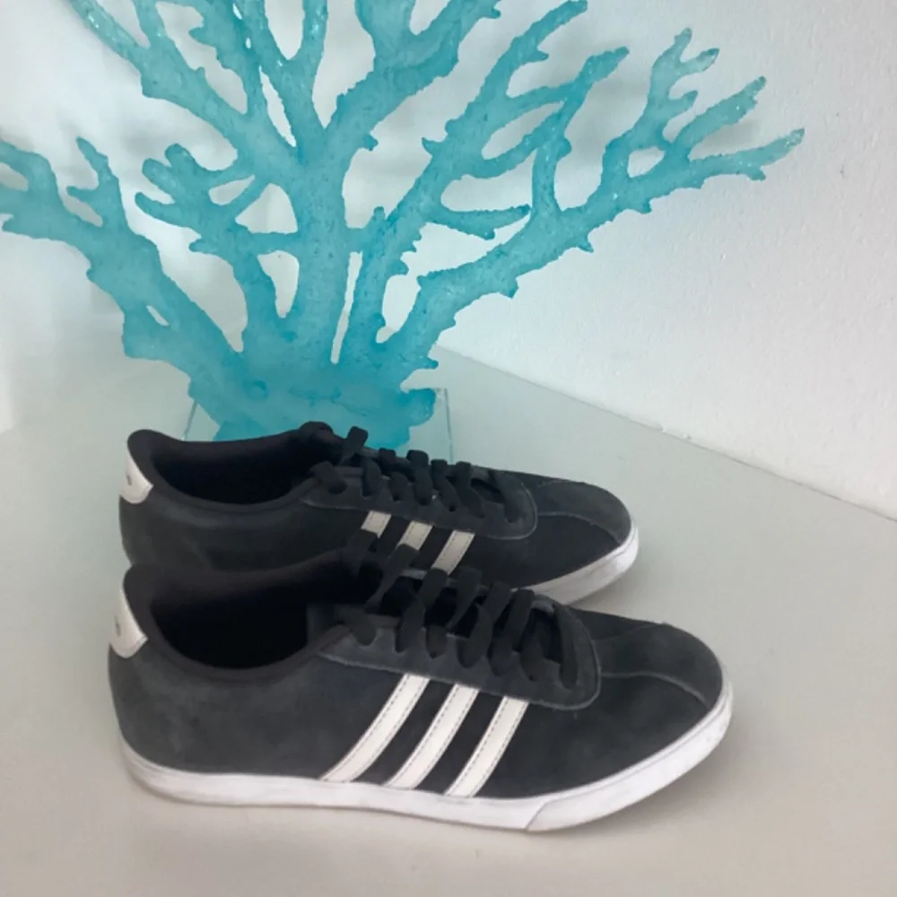 REDUCED WMNS Gray Suede White Leather ADIDAS three stripes sneakers worn 2x 7.5